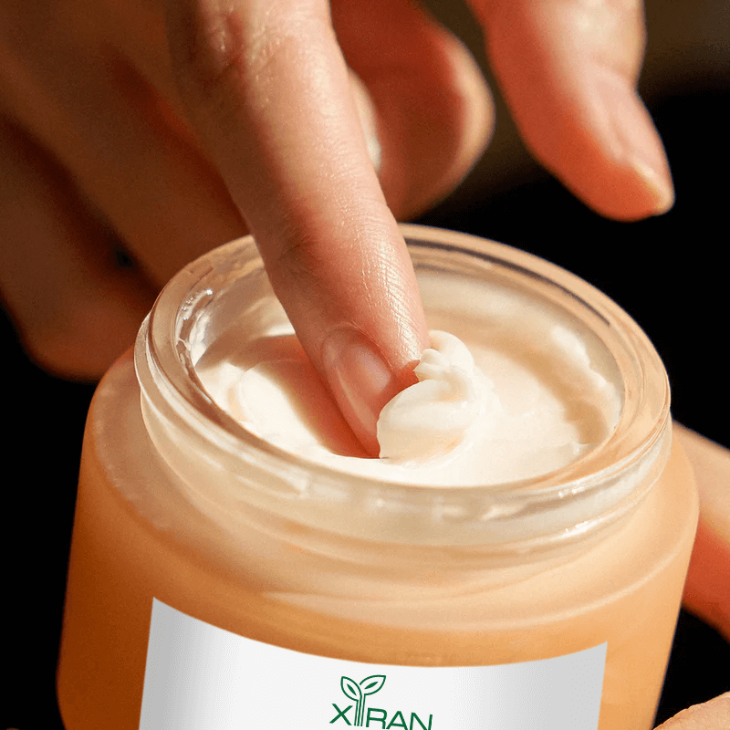 A luxurious cream that helps to reduce the appearance of wrinkles and fine lines, while providing intense hydration and nourishment to the skin